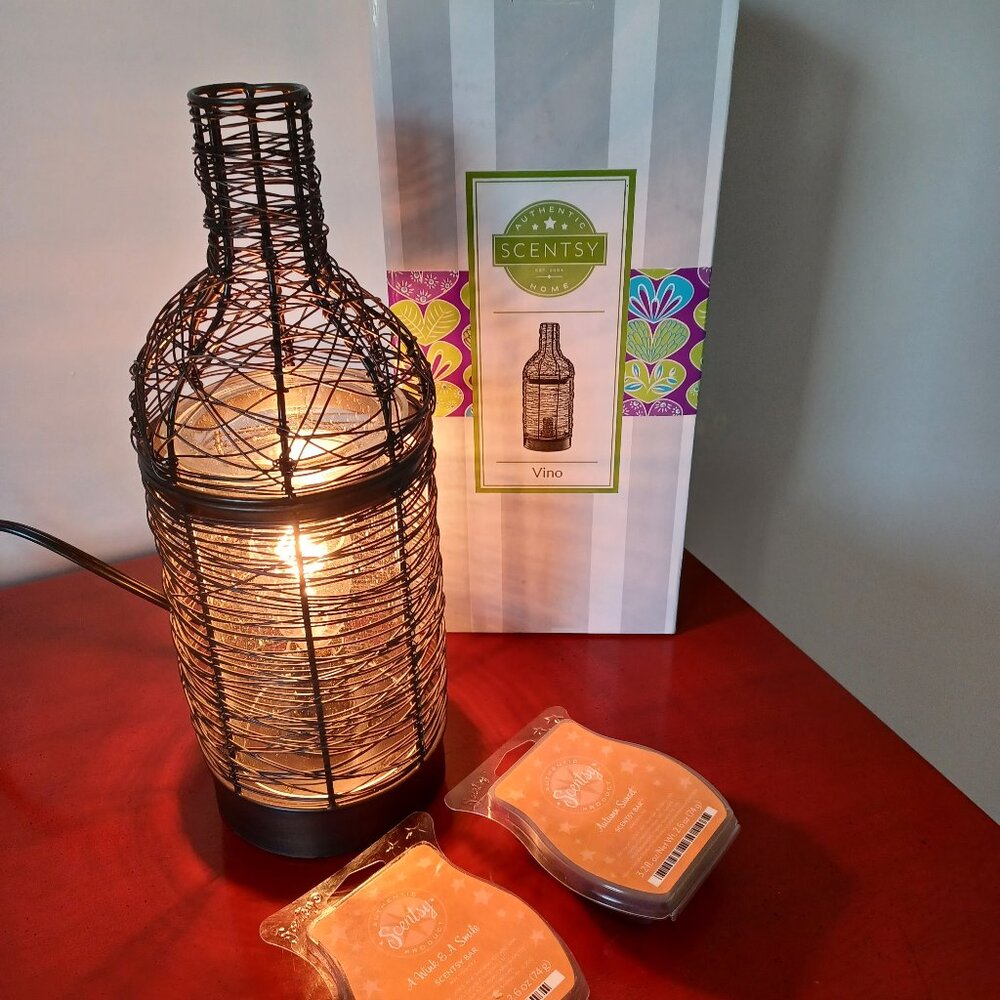 Scentsy Vino Warmer with two pkgs of wax melts